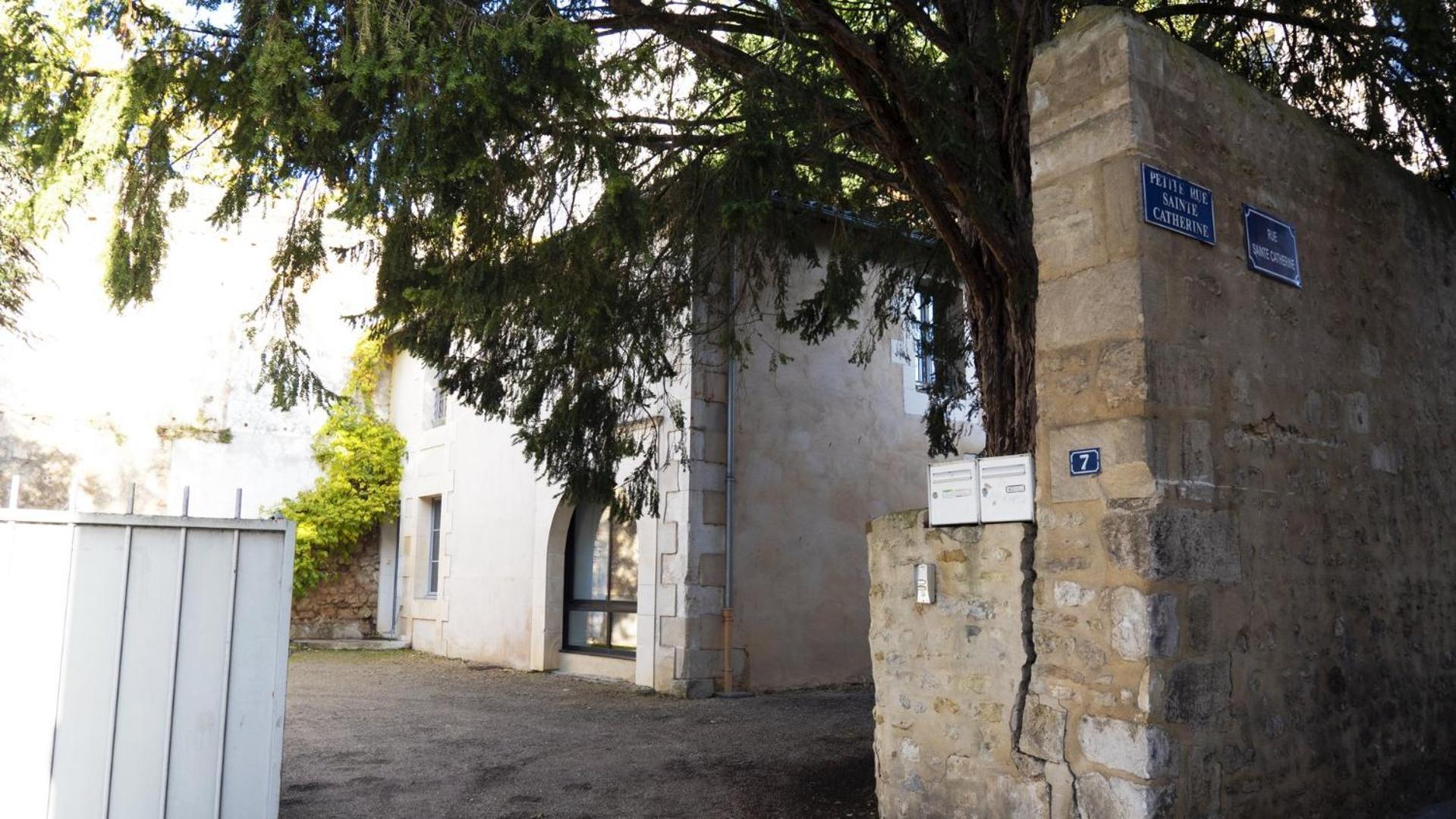 Le Celeste: Hypercentre, Quiet And Parking Poitiers Bagian luar foto